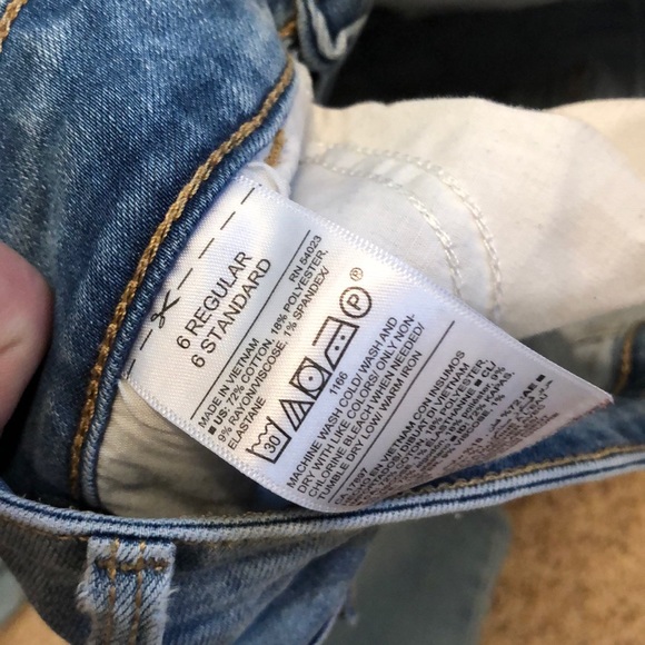 Old Navy jeans. so comfy - Picture 3 of 4
